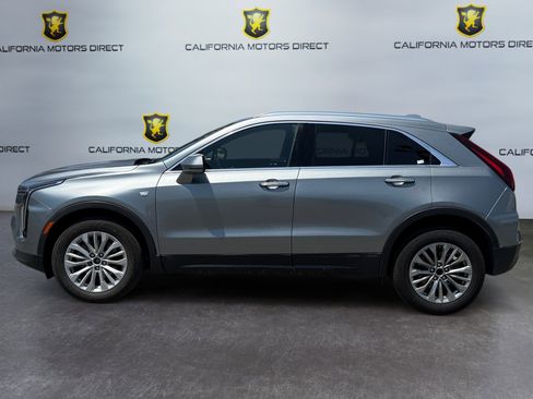 Used 2025 Cadillac XT4 Premium Luxury FWD image 2