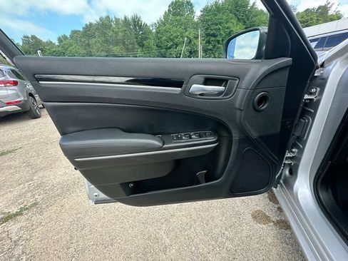 Used 2023 Chrysler 300 Touring RWD image 24