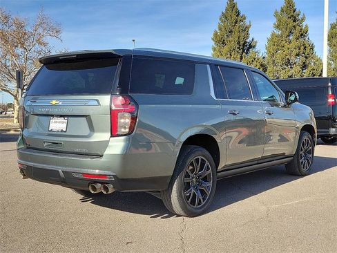 Used 2023 Chevrolet Suburban Premier image 11