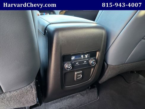 Used 2021 Buick Enclave Essence image 29