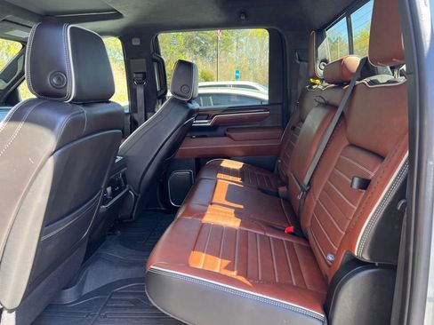 Certified 2024 GMC Sierra 2500 Denali Ultimate image 9