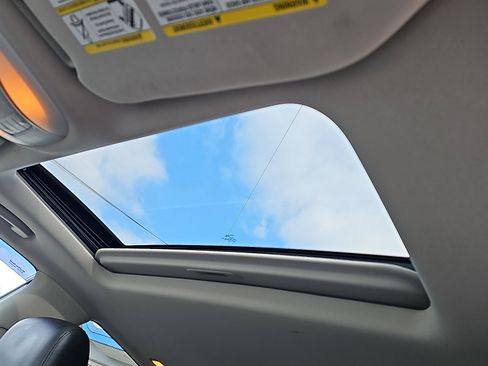 Used 2015 INFINITI QX60 AWD w/ Premium Package image 15