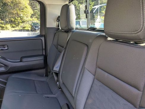 Used 2024 Nissan Frontier SV w/ SV Convenience Package image 24