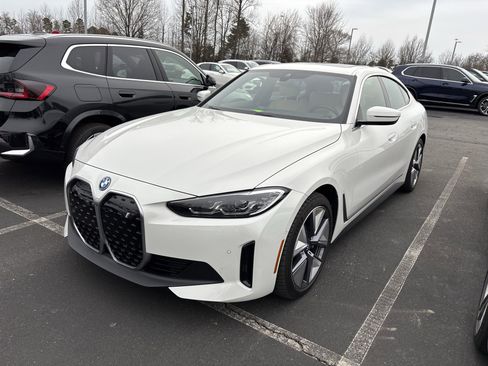 Certified 2023 BMW i4 eDrive35 w/ Premium Package image 12