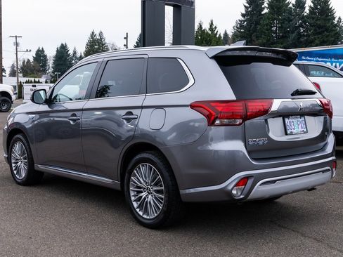 Used 2022 Mitsubishi Outlander LE image 4