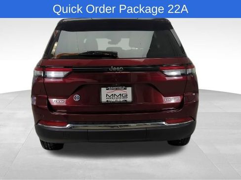 Used 2022 Jeep Grand Cherokee Laredo w/ Luxury Tech Group I image 5