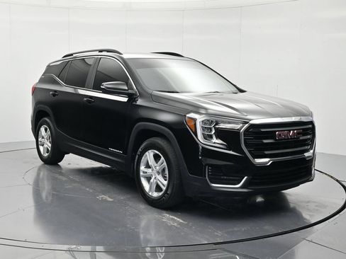 Certified 2024 GMC Terrain SLE w/ Driver Convenience Package FWD image 3