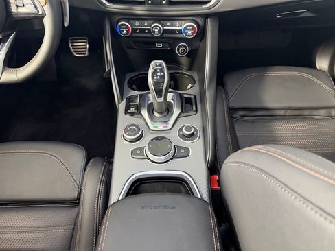 Used 2025 Alfa Romeo Giulia w/ Driving Assist Package RWD image 17
