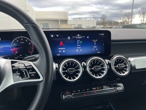 Certified 2024 Mercedes-Benz GLB 250 4MATIC image 18