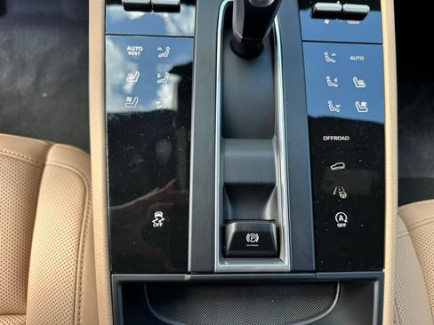 New 2026 Porsche Macan AWD/4WD image 31