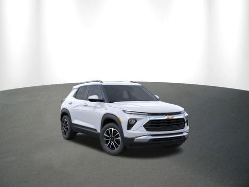 New 2026 Chevrolet TrailBlazer LT FWD image 1