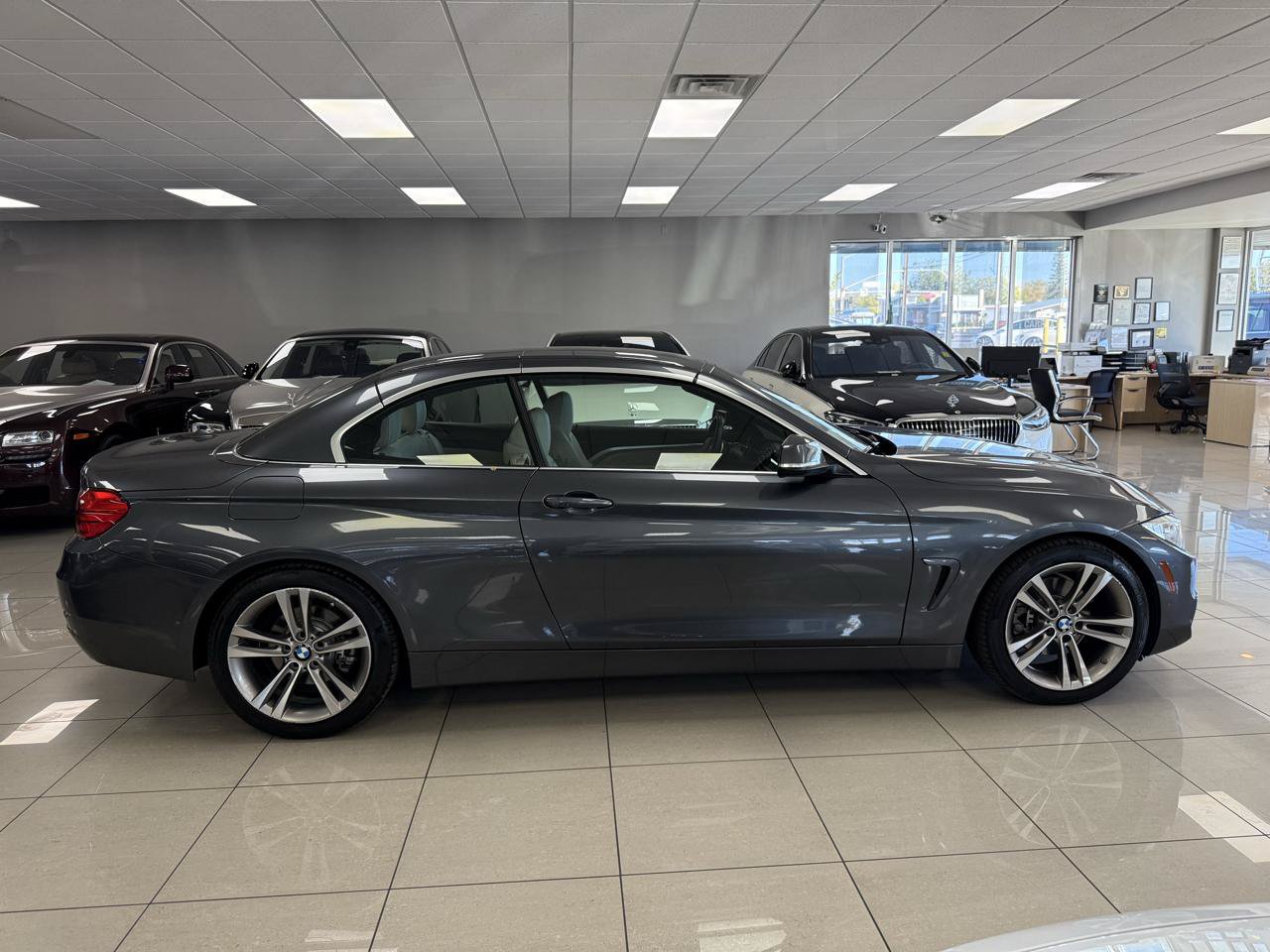 Used 2017 BMW 430i Convertible RWD image 3