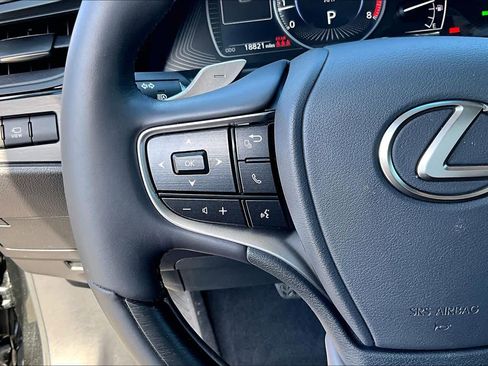 Used 2024 Lexus ES 350 w/ Accessory Package (Z1) image 22