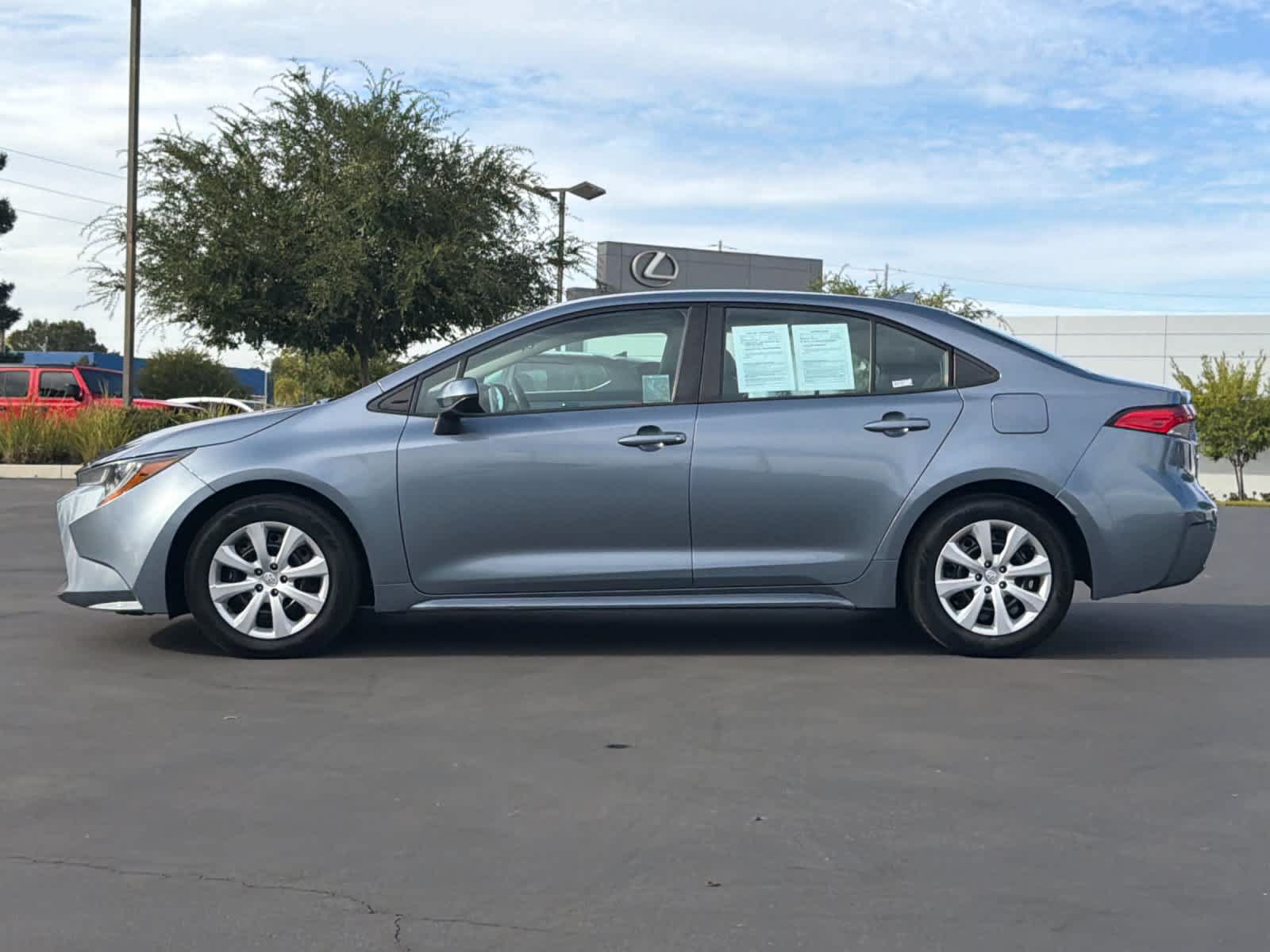 Used 2021 Toyota Corolla LE FWD image 9