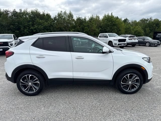 Used 2022 Buick Encore GX Select AWD/4WD image 7