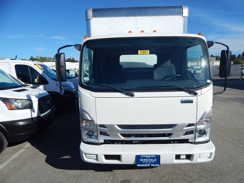 Used 2023 Isuzu NPR image 11