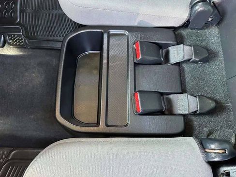 Used 2018 Toyota Tacoma SR5 AWD/4WD image 37
