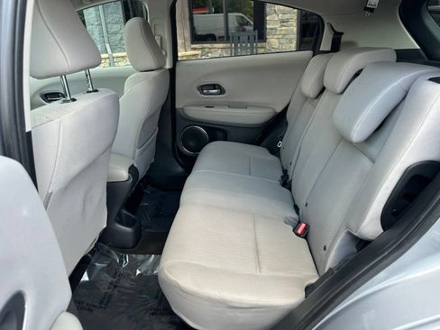 Used 2017 Honda HR-V EX image 32