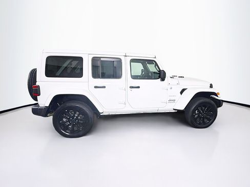 Used 2024 Jeep Wrangler Unlimited Sahara AWD/4WD image 10