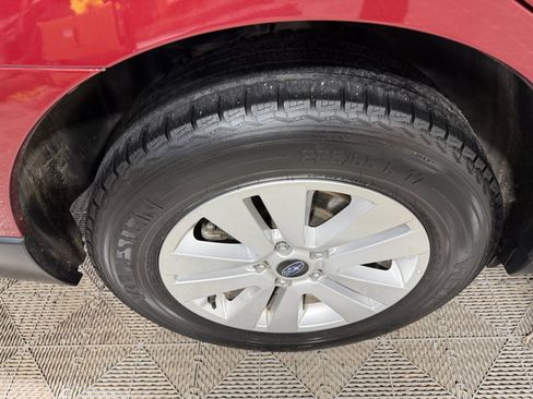 Used 2019 Subaru Outback 2.5i Premium image 18