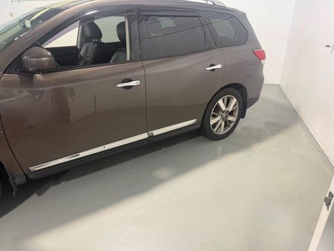 Used 2015 Nissan Pathfinder Platinum w/ Cargo Package AWD/4WD image 4