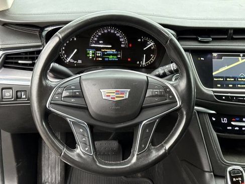 Used 2018 Cadillac XT5 Luxury w/ Driver Awareness Package FWD image 22