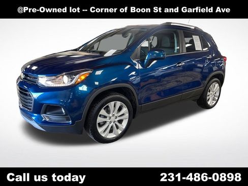 Used 2020 Chevrolet Trax Premier AWD/4WD image 1