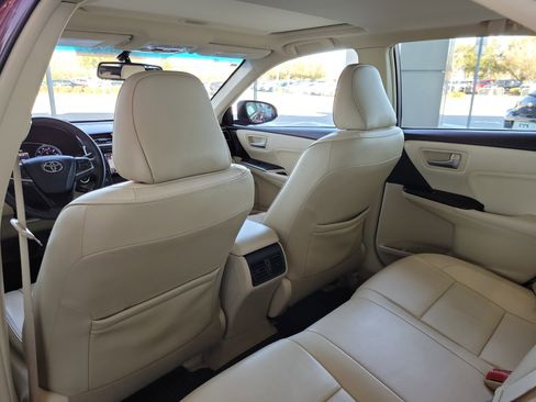 Used 2017 Toyota Camry XLE image 27