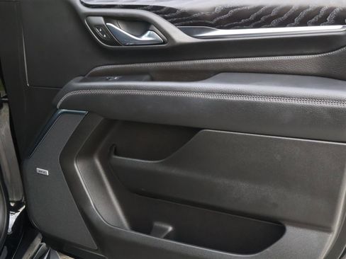 Used 2024 GMC Yukon Denali w/ Advanced Technology Package image 17