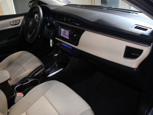 Used 2016 Toyota Corolla LE image 21