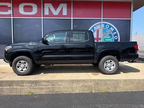 Used 2023 Toyota Tacoma SR image 11