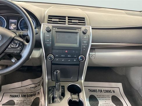 Used 2016 Toyota Camry XLE image 22