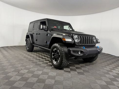 Used 2025 Jeep Wrangler Unlimited Rubicon 4xe w/ Safety Group AWD/4WD image 4