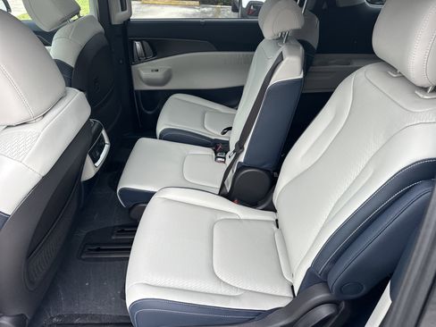 New 2026 Kia Carnival SX Prestige FWD image 14