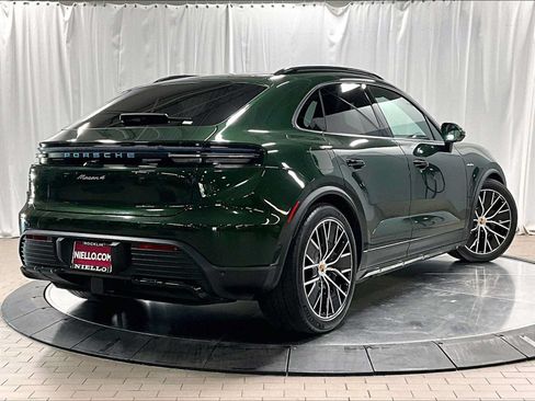 Used 2025 Porsche Macan 4 Electric AWD/4WD image 9