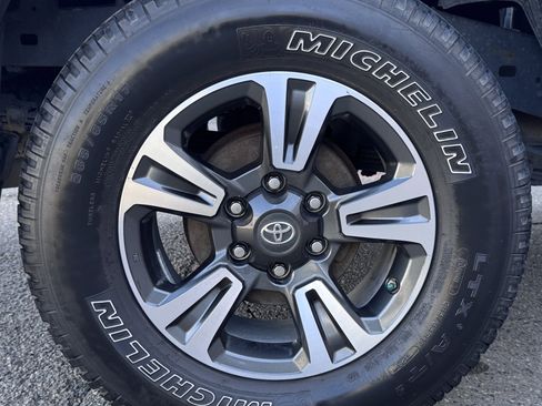 Used 2015 Toyota Tacoma 4x4 Access Cab V6 w/ TRD Off-Road Package image 58