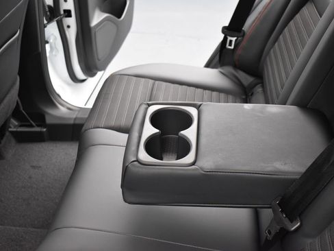 Certified 2025 Nissan Rogue SV image 15