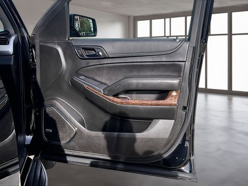 Used 2018 Chevrolet Tahoe LT AWD/4WD image 25