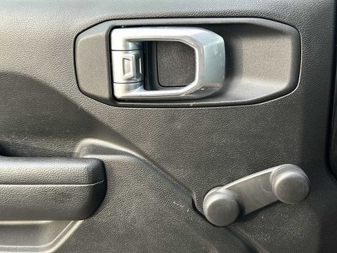 Used 2023 Jeep Wrangler Unlimited Sport image 15