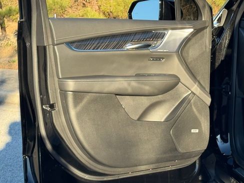 Certified 2025 Cadillac XT6 Premium Luxury image 20