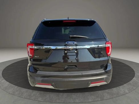 Used 2019 Ford Explorer XLT w/ Equipment Group 202A FWD image 5