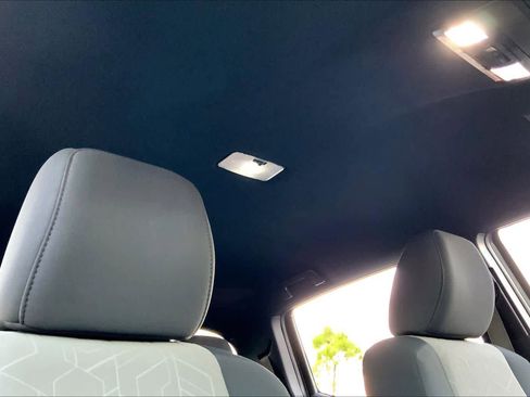 Used 2020 Toyota Tacoma TRD Sport w/ Technology Package image 13