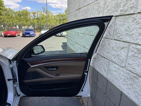 Used 2014 BMW 535i xDrive Sedan AWD/4WD image 40
