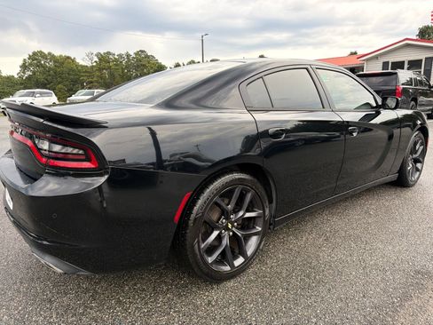 Used 2019 Dodge Charger SXT w/ Plus Group RWD image 4