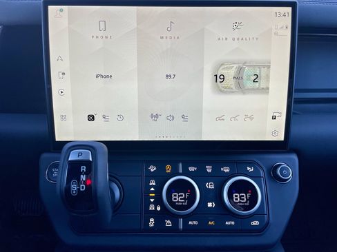 New 2026 Land Rover Defender 130 X-Dynamic SE image 19