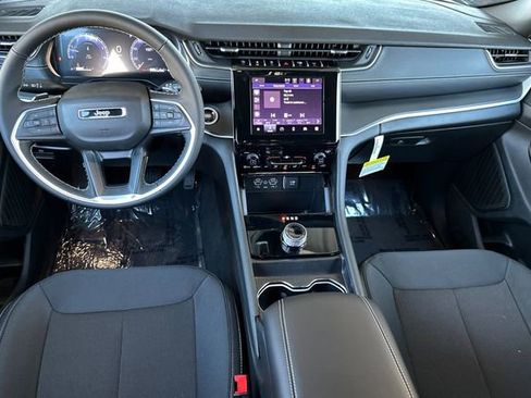 New 2025 Jeep Grand Cherokee Laredo X RWD image 5