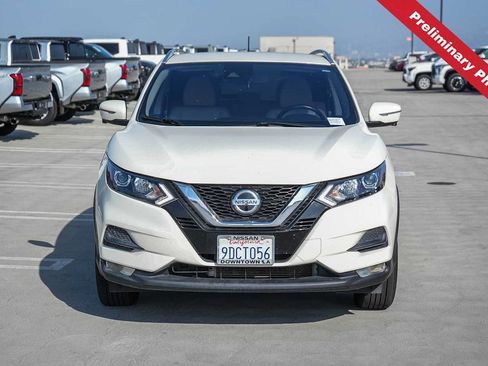 Used 2022 Nissan Rogue Sport SV w/ Technology Package FWD image 2