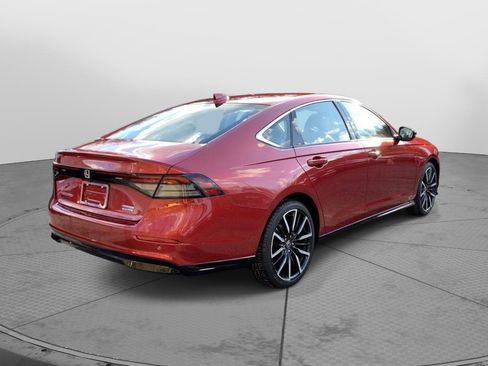Used 2023 Honda Accord Touring image 3