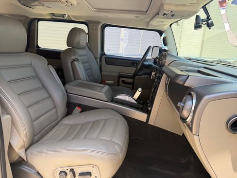 Used 2004 HUMMER H2 w/ Preferred Equipment Group AWD/4WD image 28