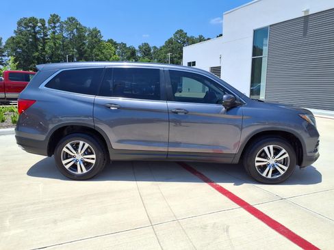 Used 2018 Honda Pilot EX image 4